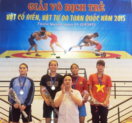 Thừa Thiên Huế đứng nhì toàn đoàn vật tự do nữ trẻ toàn quốc 2015